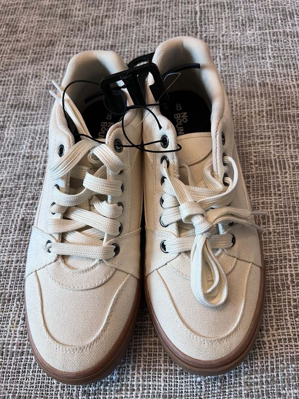 No Boundaries Canvas Sneakers Size 8 Off White Gum Sole